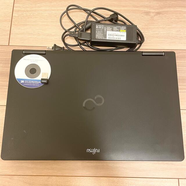 富士通　ノートパソコン　LIFEBOOK A572/E