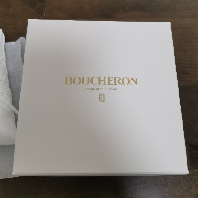 BOUCHERON(ブシュロン)の【新品未使用】BOUCHERON　リングピロー　2021年 ハンドメイドのウェディング(リングピロー)の商品写真