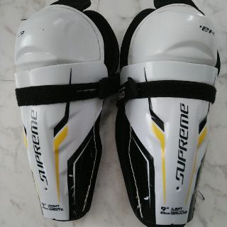 バウアー(BAUER)のBAUER SUPREME 150 アイスホッケー レガース YTH 9インチ(ウインタースポーツ)