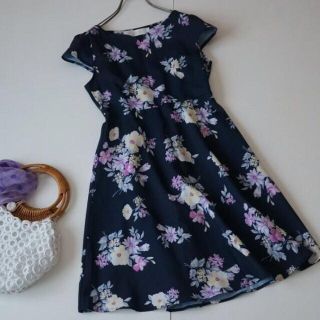 トッコ(tocco)のTOCCO closet ワンピース 花柄 ネイビー お嬢様 フレンチスリーブ(ひざ丈ワンピース)