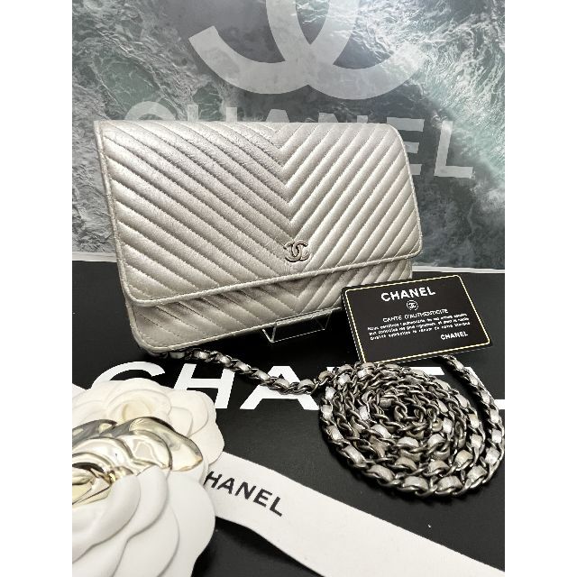 CHANEL - ☆正規超極美品☆シャネル シェブロン Vステッチ チェーン