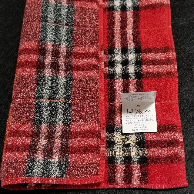 BURBERRY(バーバリー)のBURBERRYタオルハンカチ Burberrys レッド(2枚) レディースのファッション小物(ハンカチ)の商品写真