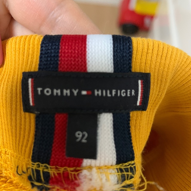 TOMMY HILFIGER(トミーヒルフィガー)の子供服　パンツ キッズ/ベビー/マタニティのキッズ服男の子用(90cm~)(パンツ/スパッツ)の商品写真