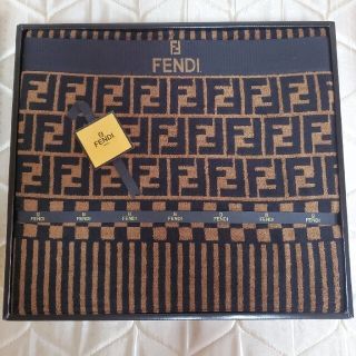 フェンディ(FENDI)のFENDIタオルケット(新品未使用)値下げしました(タオルケット)