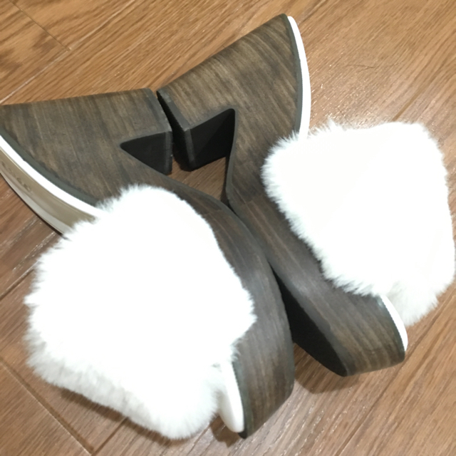 SNIDEL(スナイデル)のファーサボ レディースの靴/シューズ(サンダル)の商品写真