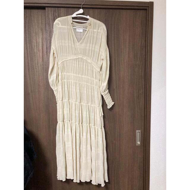 Ameri VINTAGE(アメリヴィンテージ)のアメリヴィンテージ　SHIRRING PLEATS DRESS  AMERI レディースのワンピース(ロングワンピース/マキシワンピース)の商品写真