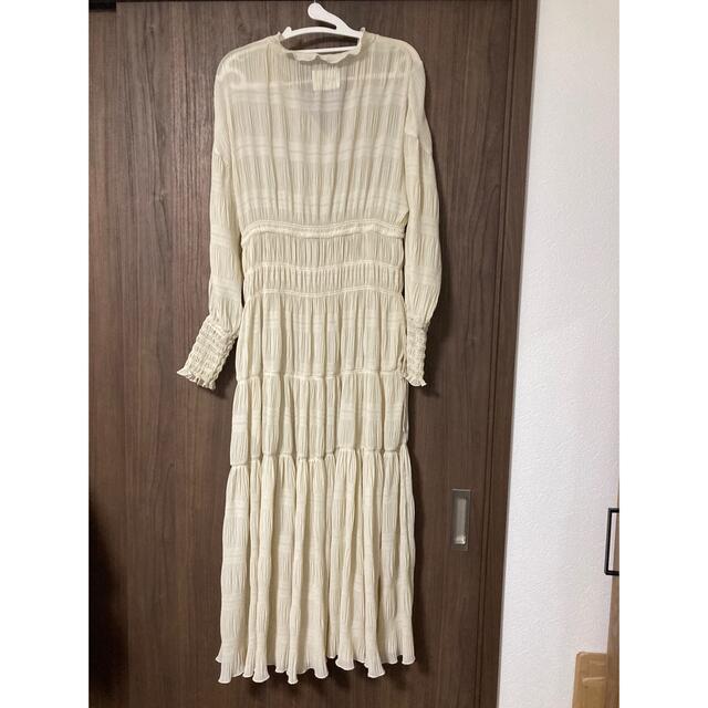 Ameri VINTAGE(アメリヴィンテージ)のアメリヴィンテージ　SHIRRING PLEATS DRESS  AMERI レディースのワンピース(ロングワンピース/マキシワンピース)の商品写真