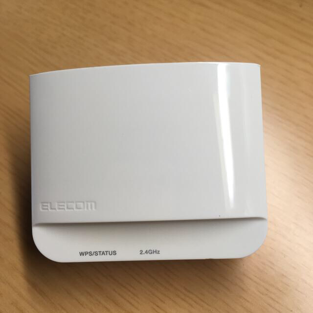 ELECOM(エレコム)の【送料無料】エレコム Wi-Fiルーター 無線LAN 中継器 スマホ/家電/カメラのPC/タブレット(PC周辺機器)の商品写真