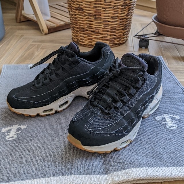 NIKE(ナイキ)のAIRMAX 95 PREMIUM エアマックスプレミアム ウィメンズ レディースの靴/シューズ(スニーカー)の商品写真