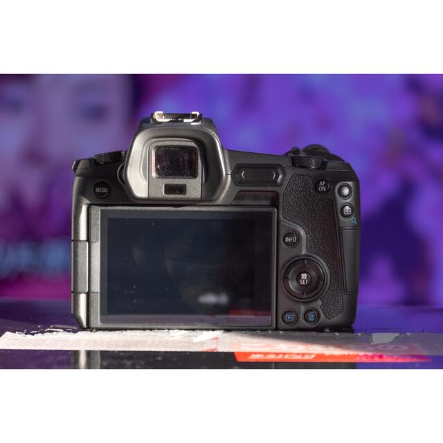 Canon(キヤノン)の本日限定値下げ Canon EOS R ＋ BG-E22 スマホ/家電/カメラのカメラ(デジタル一眼)の商品写真