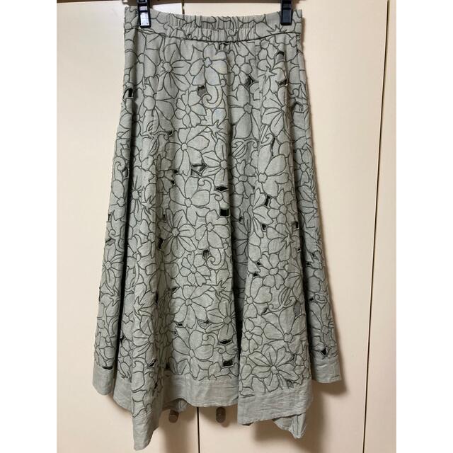 JUSGLITTY(ジャスグリッティー)のジャスグリッティー　カットワーク刺繍　リネンスカート　カーキ　Sサイズ レディースのスカート(ロングスカート)の商品写真