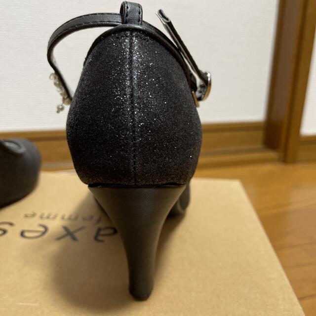 axes femme(アクシーズファム)の【axes femme】ストラップビジュー付きラメパンプス　ブラック レディースの靴/シューズ(ハイヒール/パンプス)の商品写真