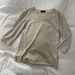 バーニーズニューヨーク(BARNEYS NEW YORK)の美品　7部袖　カットソー　95%絹　バーニーズニューヨーク(カットソー(長袖/七分))