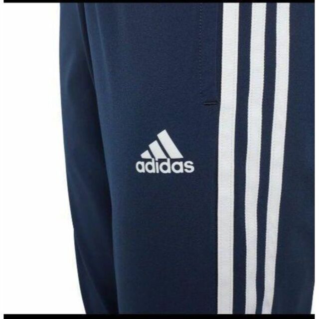 adidas(アディダス)の【新品】【サイズ：140】adidasキッズスウェットクォーターパンツ キッズ/ベビー/マタニティのキッズ服男の子用(90cm~)(パンツ/スパッツ)の商品写真