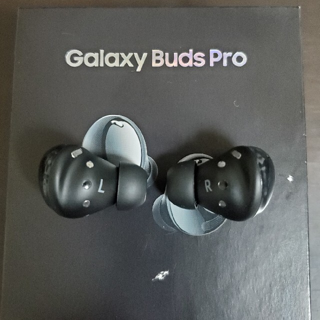 Galaxy(ギャラクシー)のGalaxy Buds Pro Phantom Black 国内正規品 スマホ/家電/カメラのオーディオ機器(ヘッドフォン/イヤフォン)の商品写真