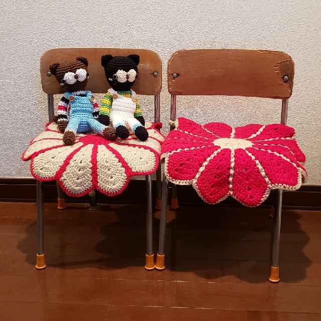 幼稚園　椅子　編みぐるみ&編み座布団　カントリー