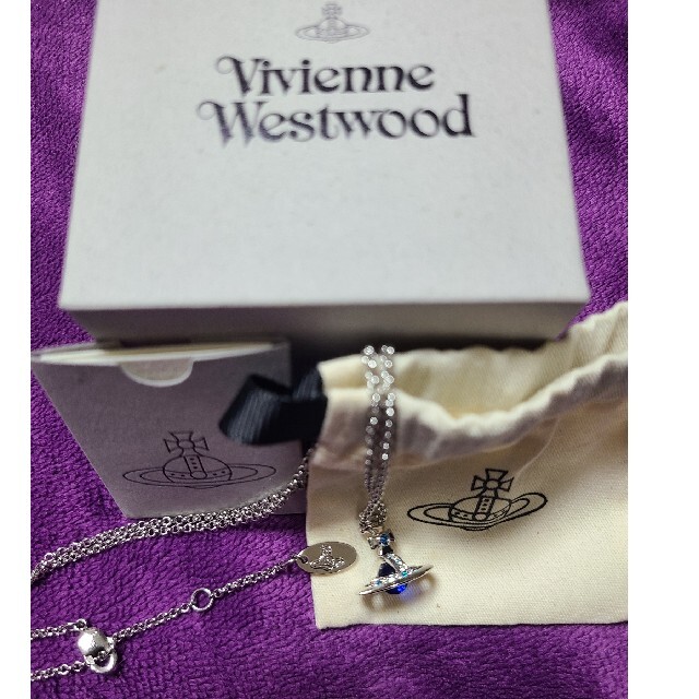 Vivienne Westwood(ヴィヴィアンウエストウッド)のヴィヴィアン・ウエストウッド ロイヤルブルーオーブペンダント レディースのアクセサリー(ネックレス)の商品写真