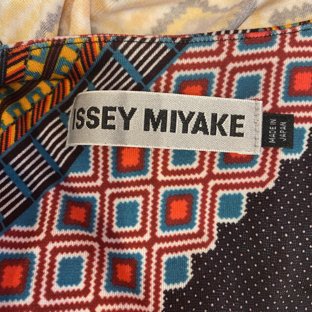 ISSEY MIYAKE(イッセイミヤケ)のクーポンセール　イッセイミヤケ　ワンピース　未使用品 レディースのワンピース(ロングワンピース/マキシワンピース)の商品写真