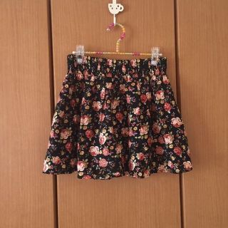 ワンアフターアナザーナイスクラップ(one after another NICE CLAUP)のvintage風の花柄スカート(ミニスカート)