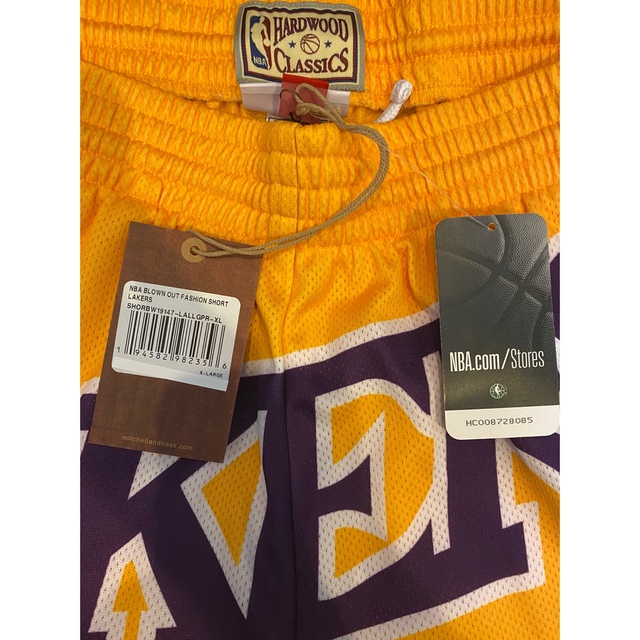 MITCHELL & NESS(ミッチェルアンドネス)のNBAレイカーズ　バスパン スポーツ/アウトドアのスポーツ/アウトドア その他(バスケットボール)の商品写真