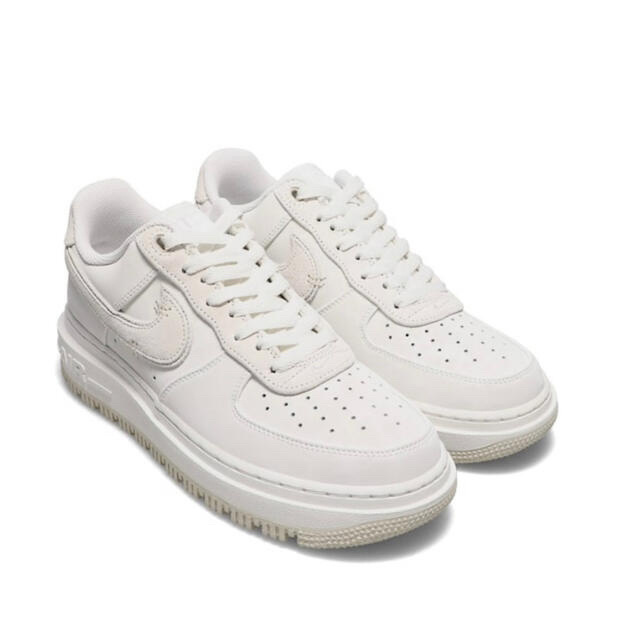 NIKE(ナイキ)のNIKE AIR FORCE 1 LUXE レディースの靴/シューズ(スニーカー)の商品写真