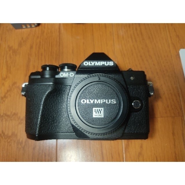 OLYMPUS(オリンパス)のOLYMPUS OMD EM10 MarkⅢ ダブルズームレンズキット スマホ/家電/カメラのカメラ(ミラーレス一眼)の商品写真