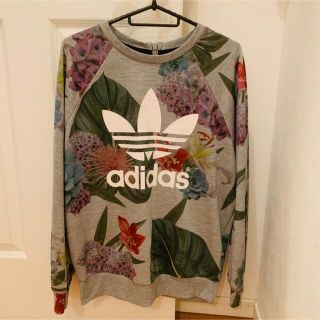 アディダス(adidas)のadidas originals アディダス　ファーム　トレーナー　紫陽花柄　(トレーナー/スウェット)