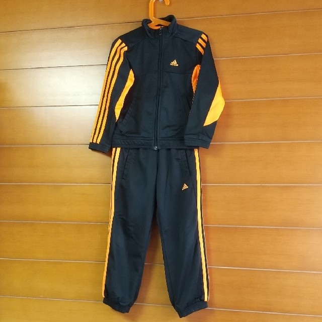 adidas(アディダス)の【みとまこ様専用】【adidas】キッズ ジャージ 110センチ キッズ/ベビー/マタニティのキッズ服男の子用(90cm~)(その他)の商品写真