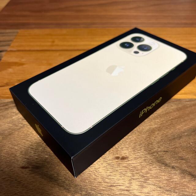 iPhone13pro 128GB ゴールド　SIMフリー 2