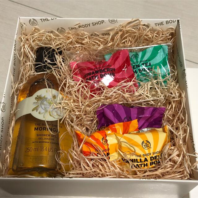 THE BODY SHOP(ザボディショップ)の新品　ザボディショップ　ギフト　6点セット コスメ/美容のボディケア(バスグッズ)の商品写真