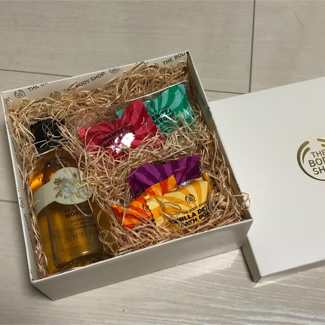 THE BODY SHOP(ザボディショップ)の新品　ザボディショップ　ギフト　6点セット コスメ/美容のボディケア(バスグッズ)の商品写真