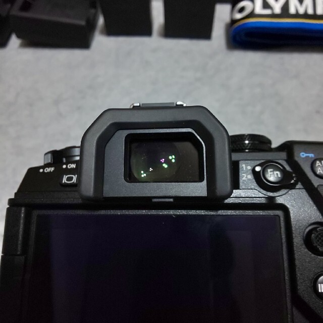 OLYMPUS(オリンパス)のOLYMPUS ミラーレス一眼カメラ OM-D E-M1X スマホ/家電/カメラのカメラ(ミラーレス一眼)の商品写真