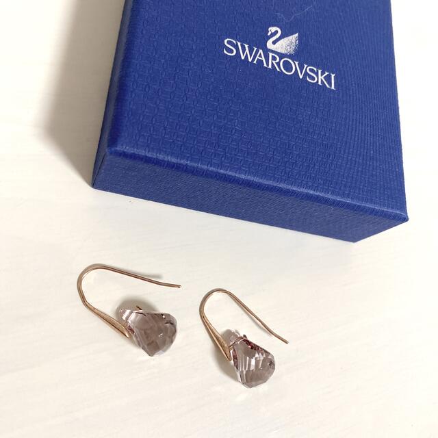 SWAROVSKI  ストーンピアス