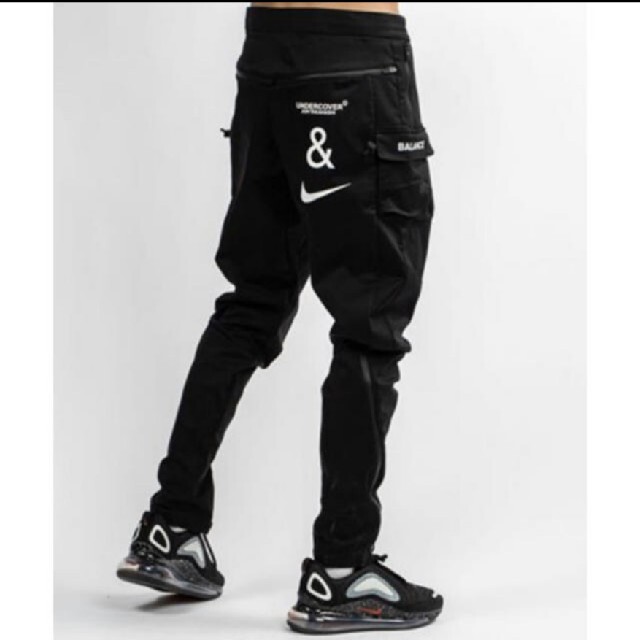 UNDERCOVER(アンダーカバー)のNike x Undercover Cargo Pants "Black" メンズのパンツ(ワークパンツ/カーゴパンツ)の商品写真