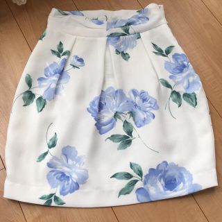 セシルマクビー(CECIL McBEE)の【新品＊未使用】セシルマクビー♡花柄スカート(ひざ丈スカート)