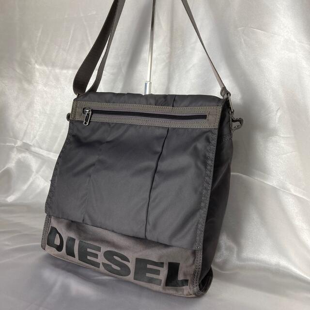 DIESEL(ディーゼル)のDIESEL キャンバスロゴショルダーバッグ メンズのバッグ(ショルダーバッグ)の商品写真