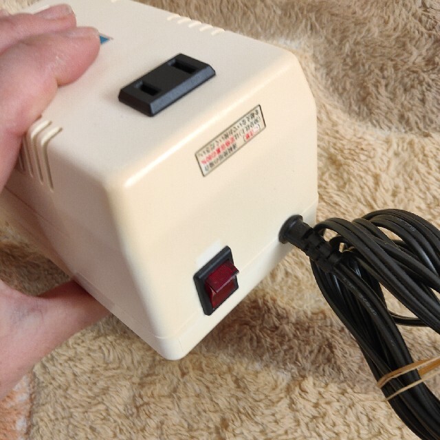 日章工業　トランス式変圧器 スマホ/家電/カメラの生活家電(変圧器/アダプター)の商品写真