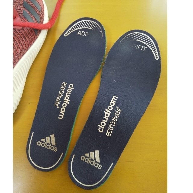 adidas(アディダス)のｱﾃﾞｨﾀﾞｽ スニーカー 赤18.5㎝ キッズ/ベビー/マタニティのキッズ靴/シューズ(15cm~)(スニーカー)の商品写真