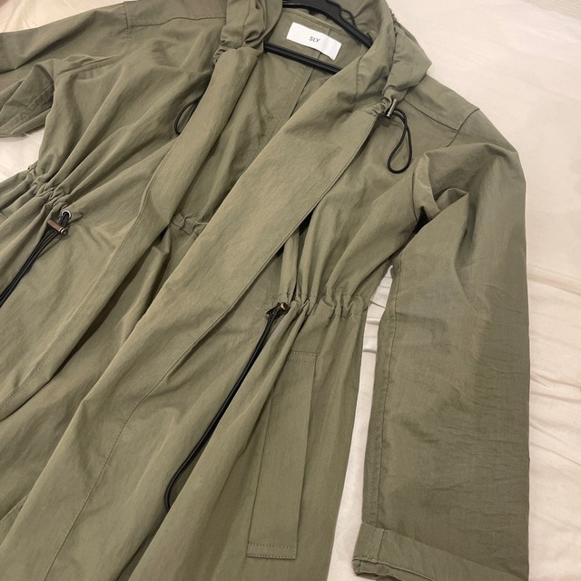 SLY(スライ)の【sly】BIG HOODED SPRING COAT khaki サイズ1 レディースのジャケット/アウター(スプリングコート)の商品写真