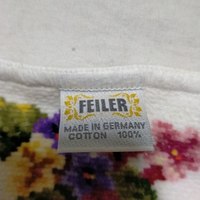 FEILER(フェイラー)のフェイラータオルハンカチ　白×花柄 レディースのファッション小物(ハンカチ)の商品写真