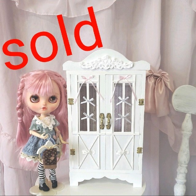 ドール用クローゼット+°*リボン+*姫系*ドールハウスやブライス,リカちゃんに | フリマアプリ ラクマ