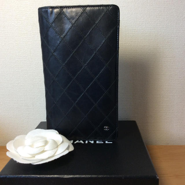 CHANEL(シャネル)の【CHANEL】ピコローレ二つ折り長財布/ユニセックス可/ブラック レディースのファッション小物(財布)の商品写真