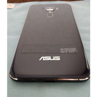 エイスース(ASUS)のzenfone3 ZE520KL 国内版 ブラック(スマートフォン本体)