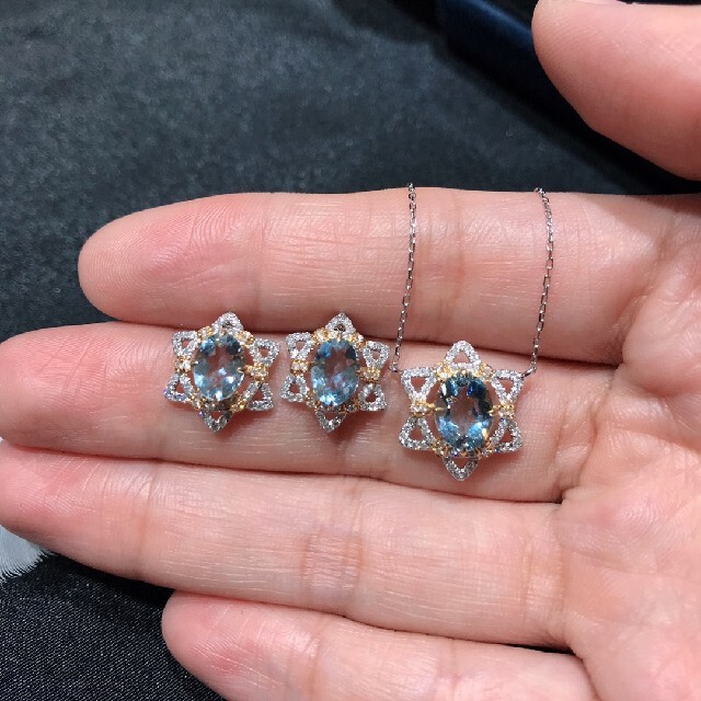 驚きの価格 星モチーフ　天然ダイヤモンド付きアクアマリンネックレスk18 ネックレス