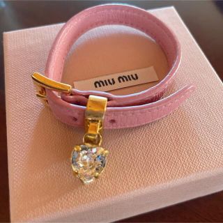 miumiu - miumiu ハート レザーブレスレット の通販 by おみせ ...