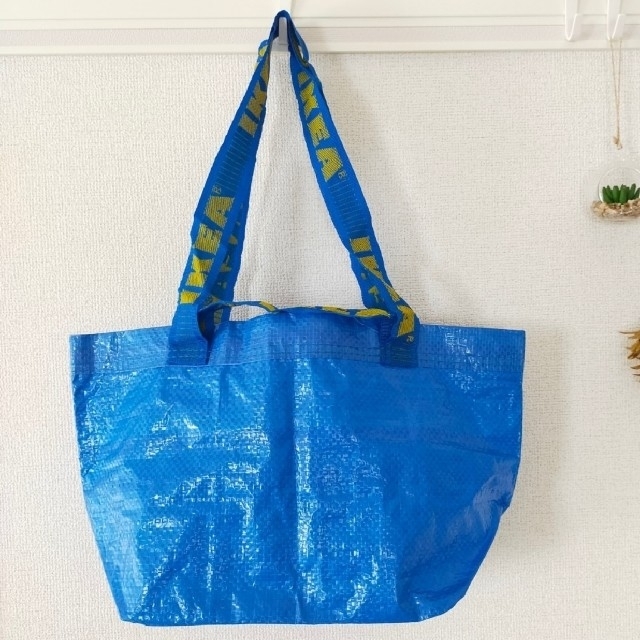 IKEA(イケア)の新品未使用　IKEA　ブルーバッグ　フラクタ　s　バッグ　1枚 レディースのバッグ(エコバッグ)の商品写真