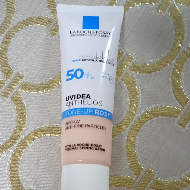 LA ROCHE-POSAY(ラロッシュポゼ)の【新品】ラロッシュポゼ　UVイデアXL プロテクショントーンアップ　ローズ コスメ/美容のベースメイク/化粧品(化粧下地)の商品写真