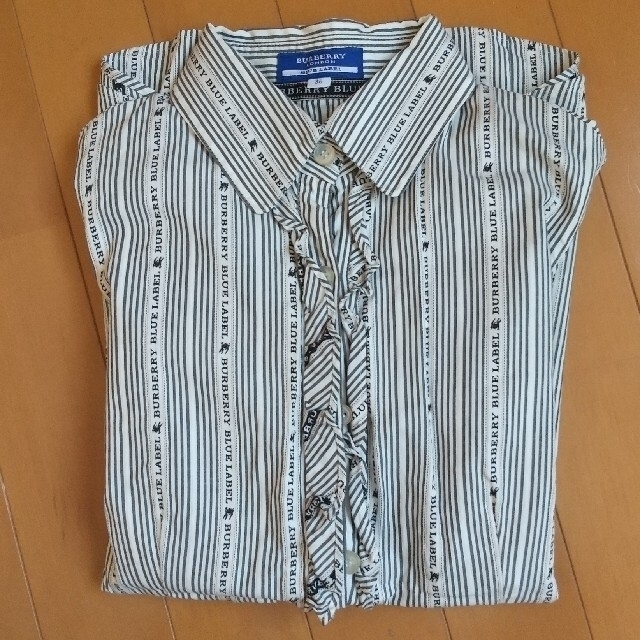 BURBERRY BLUE LABEL(バーバリーブルーレーベル)のBURBERRYBLUE LABEL シャツ レディースのトップス(シャツ/ブラウス(長袖/七分))の商品写真