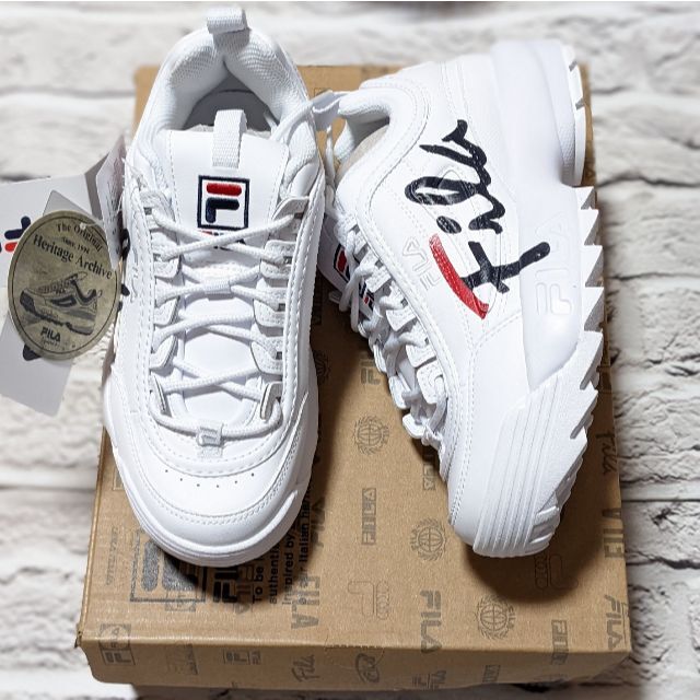 FILA(フィラ)の海外限定 FILA フィラ DISRUPTOR 2 SCRIPT 24.5cm レディースの靴/シューズ(スニーカー)の商品写真