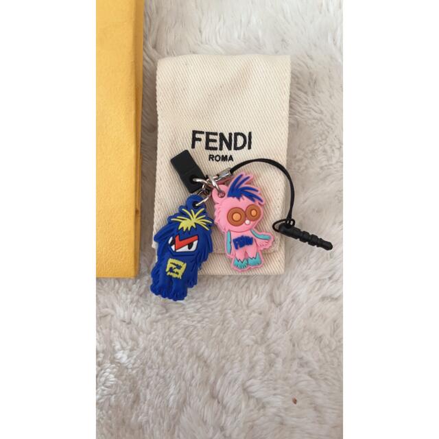 FENDI(フェンディ)のFENDI 限定　イヤホンジャック スマホ/家電/カメラのスマホアクセサリー(ストラップ/イヤホンジャック)の商品写真